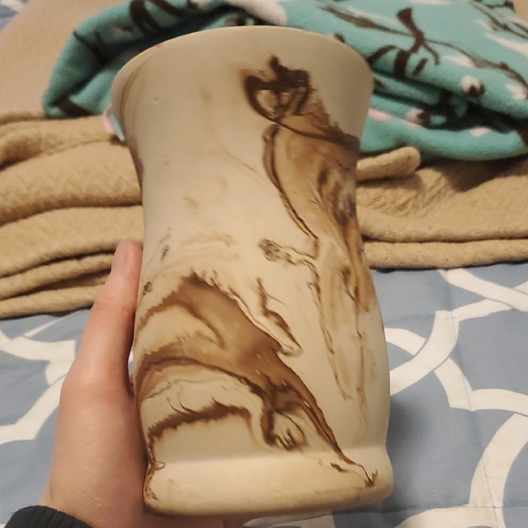Marbled Ceramic Vase - Picture 3 of 7